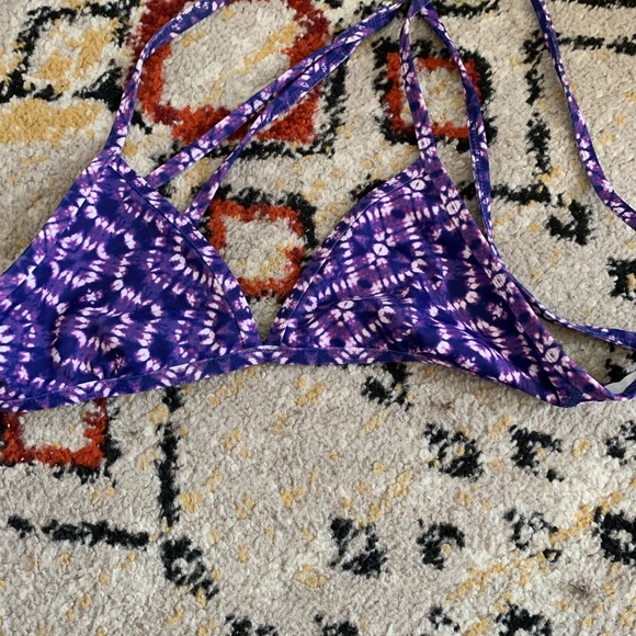 Purple and white swimsuit top - Picture 1 of 1